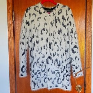 Beautiful Black & White Cheetah Print Cardigan Size Large